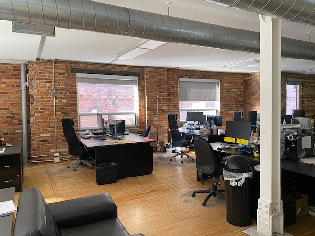 58-60-62 Spadina Avenue — photo 11